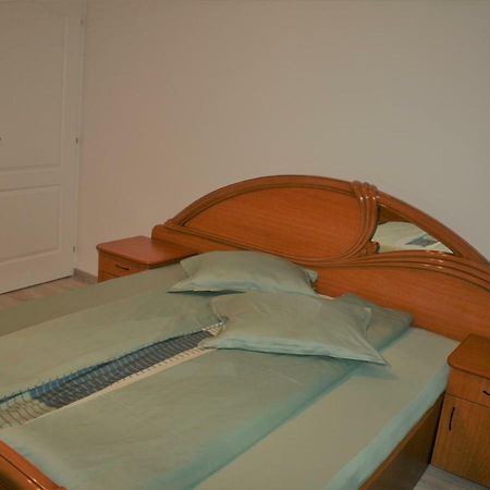 Casa Peterfi - Apartment With 3 Bedrooms And Spacious Living Room Târgu-Mureş Extérieur photo