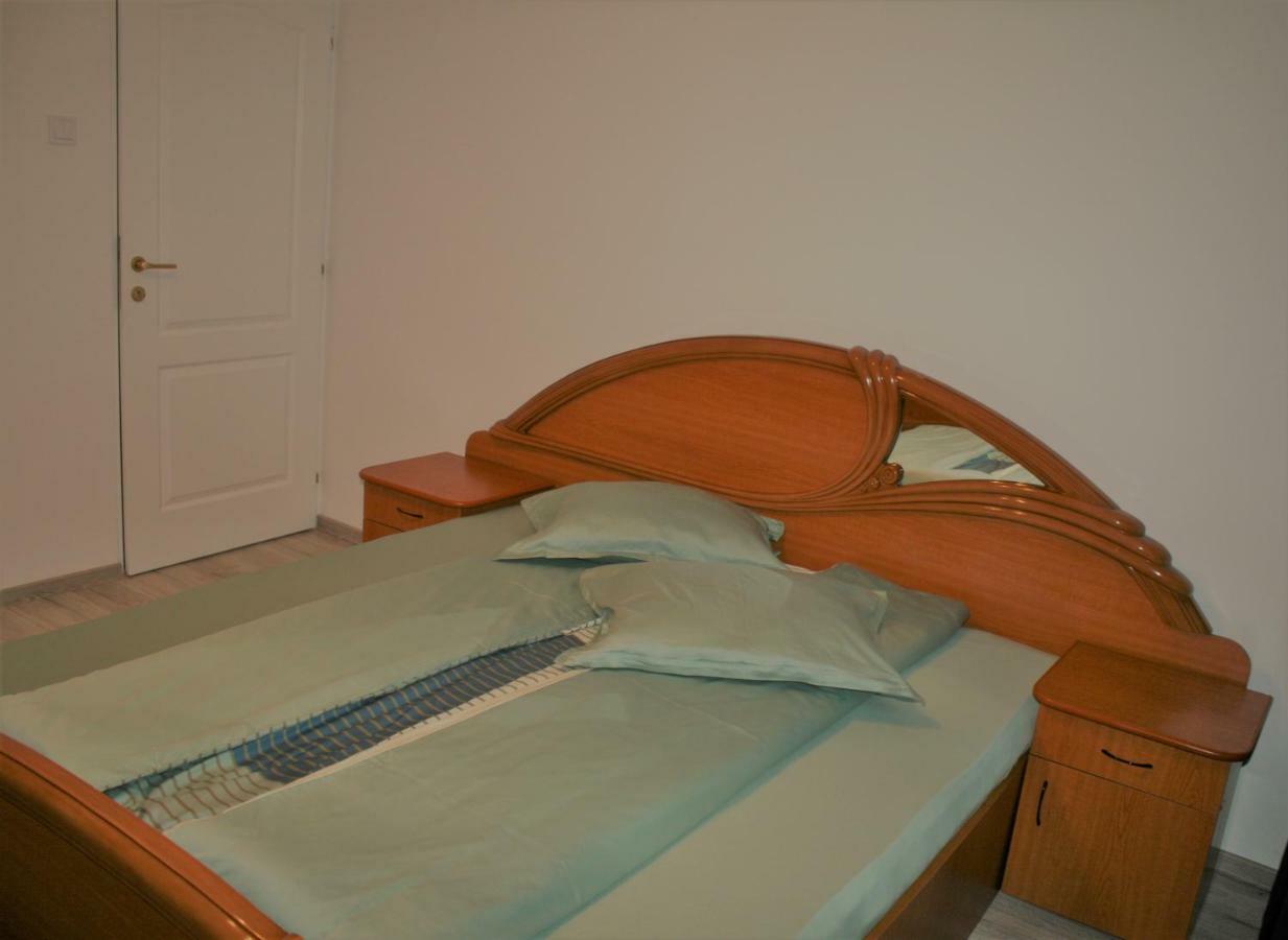 Casa Peterfi - Apartment With 3 Bedrooms And Spacious Living Room Târgu-Mureş Extérieur photo